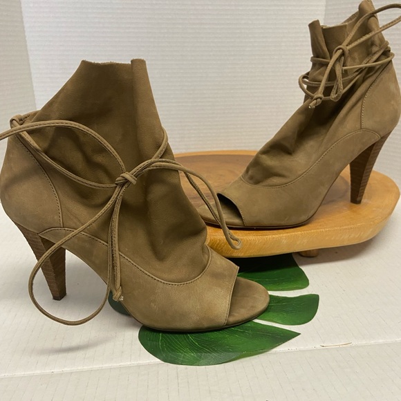 Vince Camuto Suede Peep Toe Wrap Tie Ankle Heels Booties - Picture 4 of 12